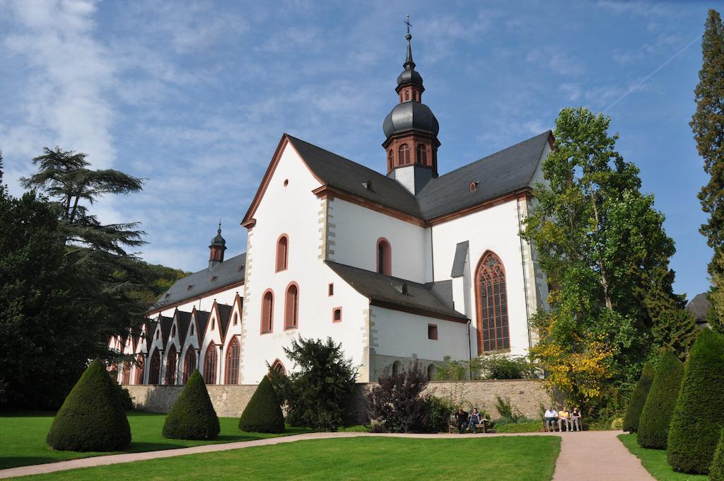 Hotel Gasthof Schuster Und Gaestehaus Рюдесхайм-на-Рейне Экстерьер фото