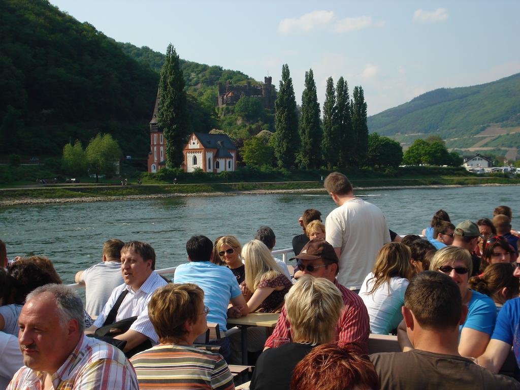 Hotel Gasthof Schuster Und Gaestehaus Рюдесхайм-на-Рейне Экстерьер фото